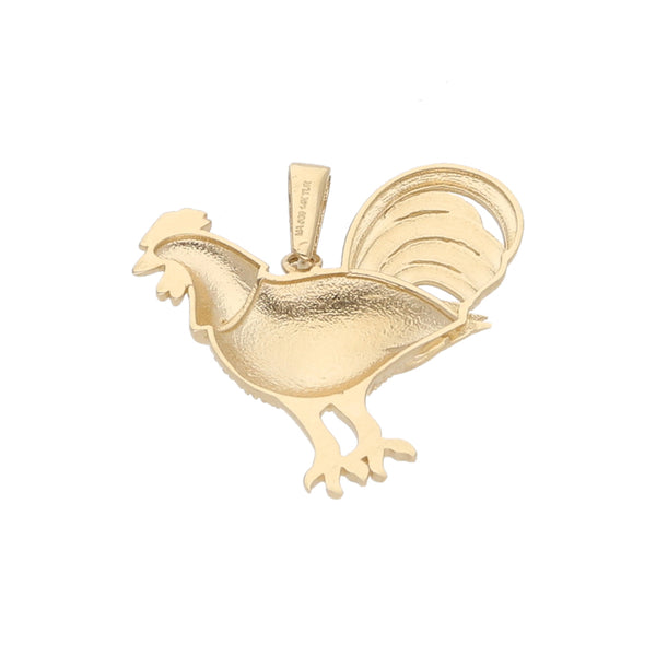 Dije diseño especial motivo gallo en oro amarillo 14 kilates.