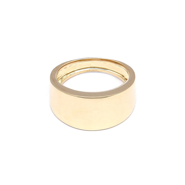 Anillo liso en oro amarillo 14 kilates.