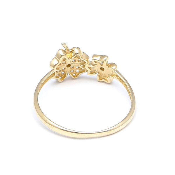 Anillo diseño especial motivo trébol con circonias en oro amarillo 14 kilates.