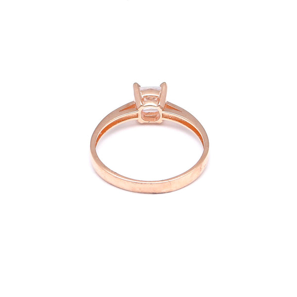 Anillo solitario con circonia en oro rosa 14 kilates.