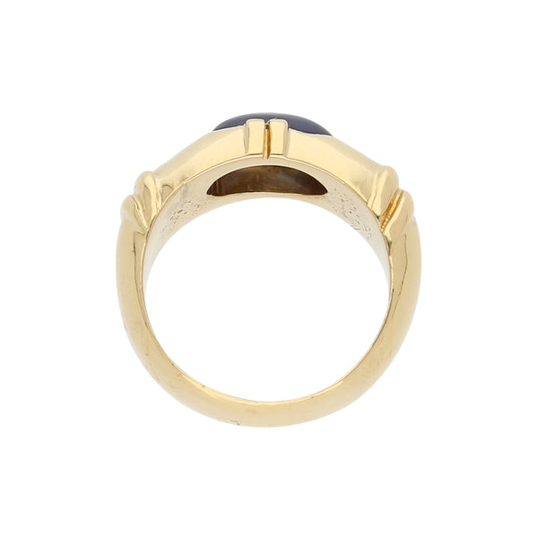 Anillo acanalado con sintético en oro amarillo 18 kilates.