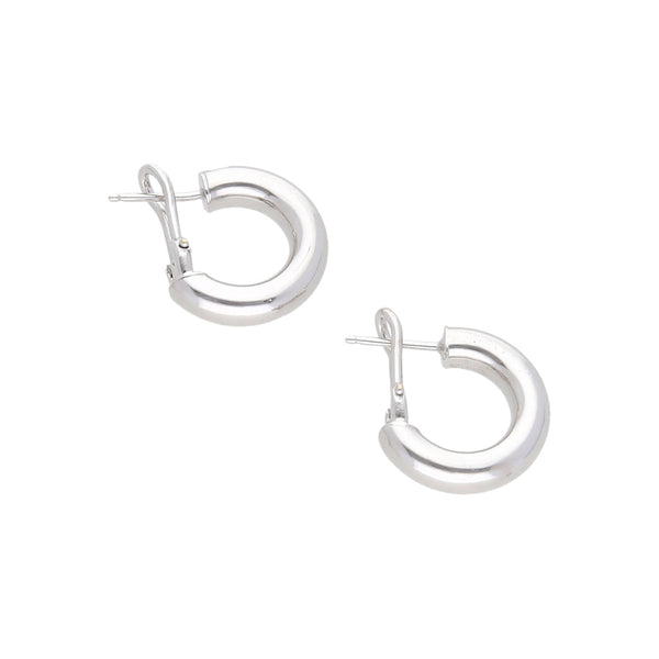 Aretes tubulares lisos en oro blanco 14 kilates.