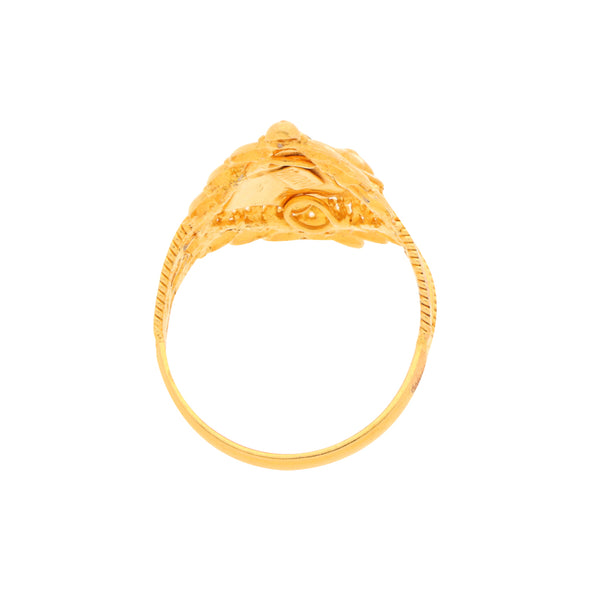 Anillo calado motivo floral en oro amarillo 21 kilates.