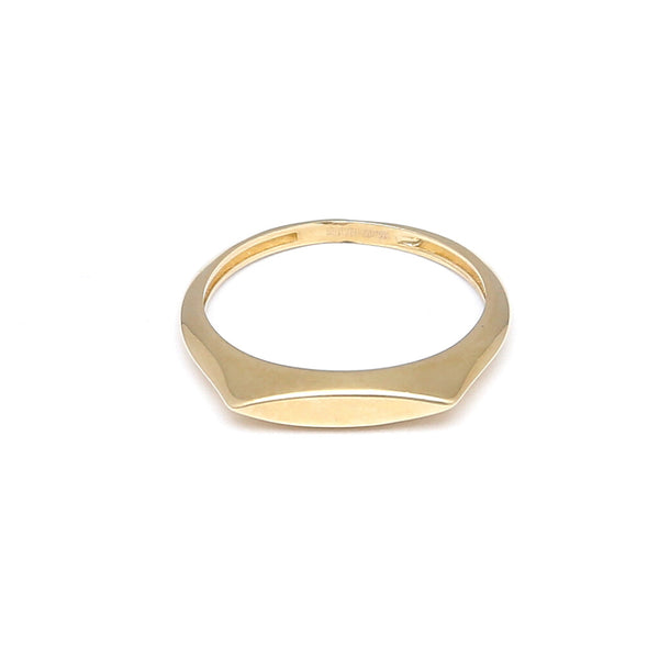 Anillo tipo sello en oro amarillo 14 kilates.