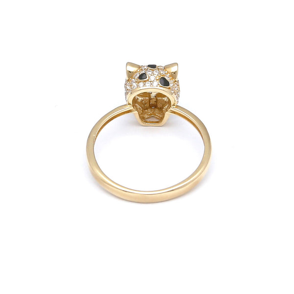 Anillo liso motivo felino con esmalte, circonias y sintéticos en oro amarillo 14 kilates.