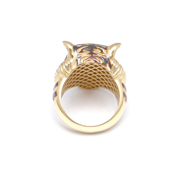 Anillo hueco calado motivo felino con esmalte en oro amarillo 14 kilates.