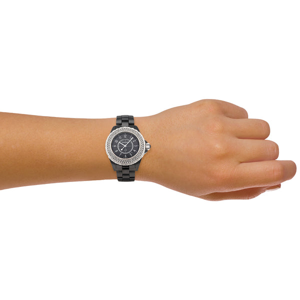 Reloj Chanel para dama modelo J12.