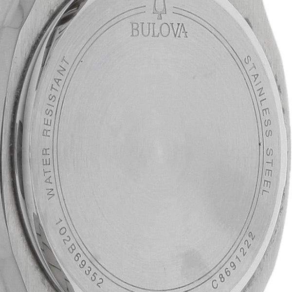 Reloj Bulova para dama modelo Surveyor.