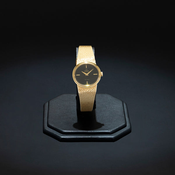 Reloj Omega para dama modelo De Ville en oro amarillo 18 kilates.