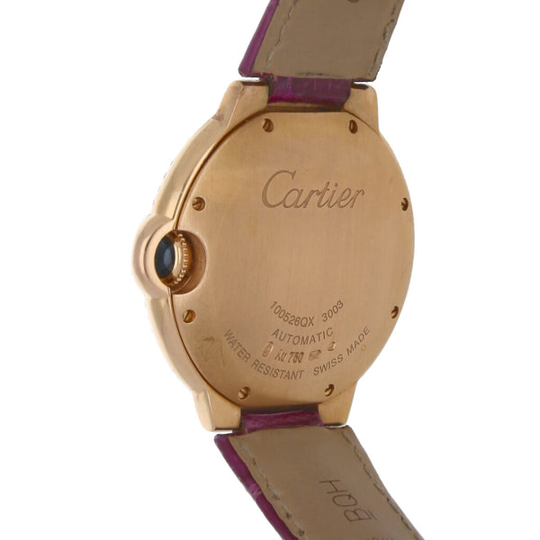 Reloj Cartier para dama modelo Ballon Bleu caja en oro rosa 18 kilates.