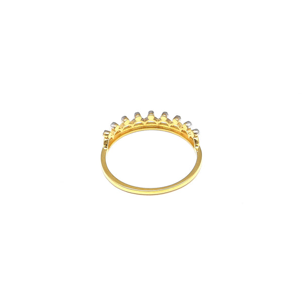 Anillo calado motivo corona en oro amarillo 14 kilates.