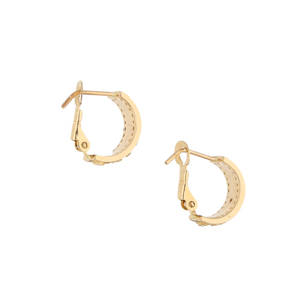 Aretes diseño especial motivo números romanos con circonias en oro amarillo 14 kilates.