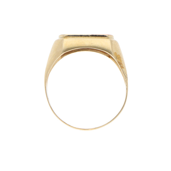 Anillo tipo sello en oro amarillo 14 kilates.