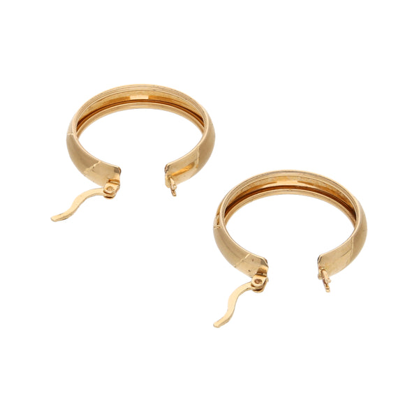 Arracadas diseño especial en oro amarillo 14 kilates.