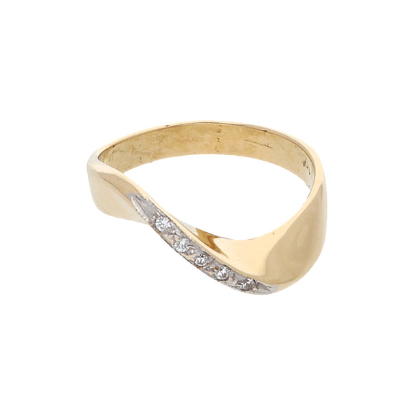 Anillo ondulado con sintéticos en oro amarillo 14 kilates.