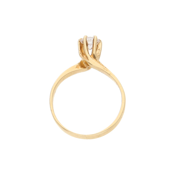 Anillo solitario con circonia en oro amarillo 14 kilates.