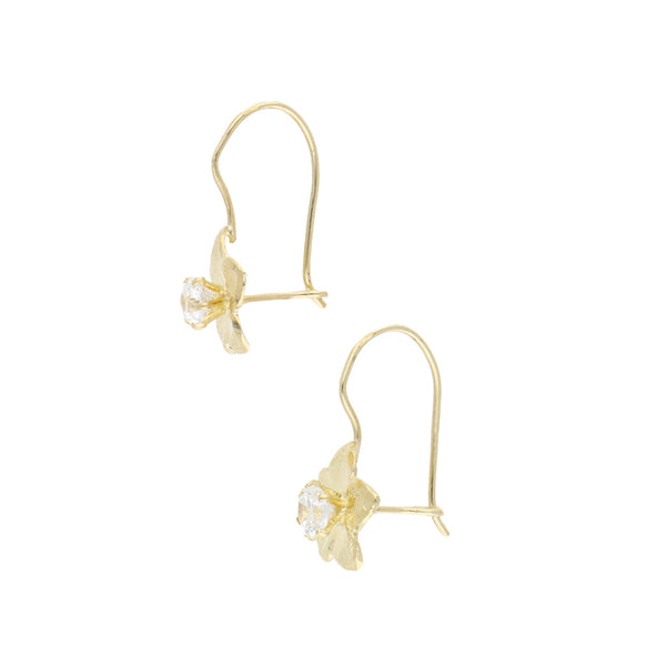 Aretes laminados motivo floral con circonias en oro amarillo 10 kilates.