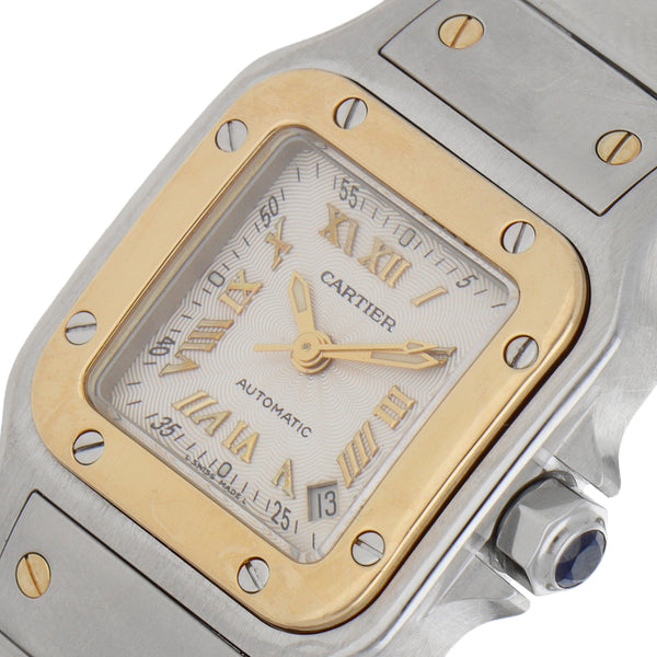 Reloj Cartier para dama modelo Santos Galbée vistas en oro amarillo 18 kilates.