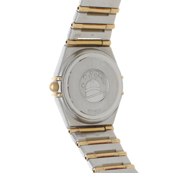 Reloj Omega para dama modelo Constellation vistas en oro amarillo 18 kilates.