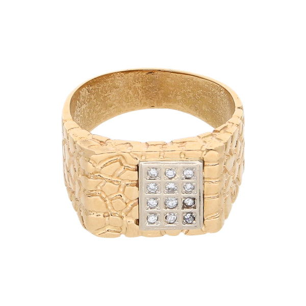 Anillo barroco con diamantes en oro amarillo 14 kilates.