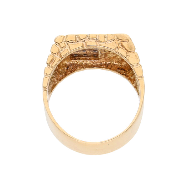 Anillo barroco con diamantes en oro amarillo 14 kilates.