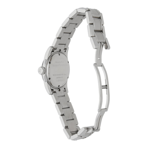 Reloj Girard Perregaux para dama en acero inoxidable.