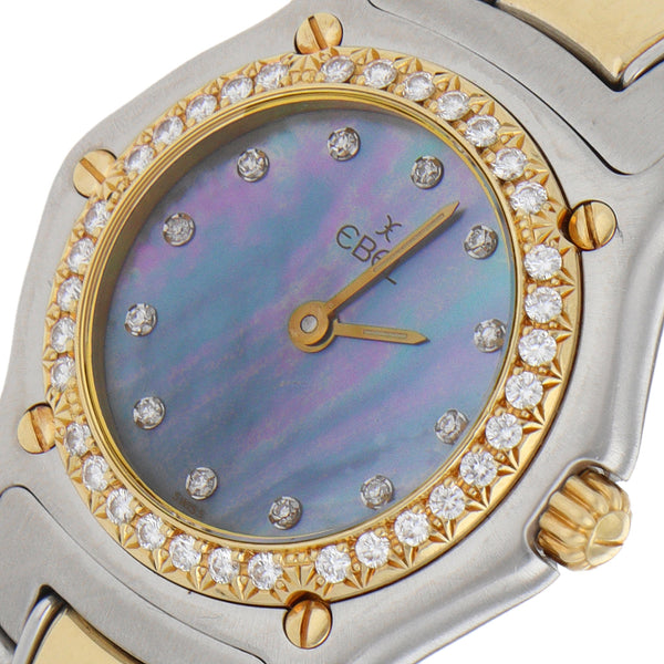 Reloj Ebel para dama modelo 1911 bisel en oro amarillo 18 kilates.