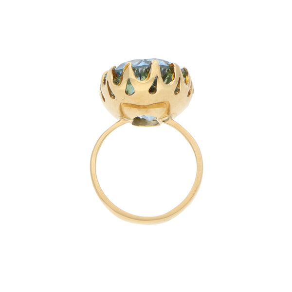 Anillo estilizado con sintético en oro amarillo 10 kilates.