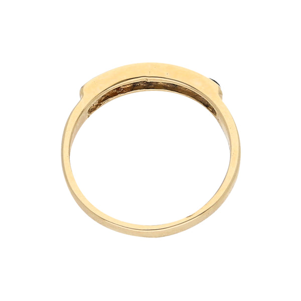 Anillo diseño especial con sintéticos en oro amarillo 14 kilates.