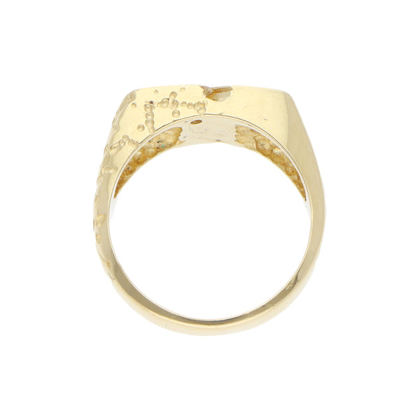 Anillo tipo sello con sintéticos en oro amarillo 14 kilates.