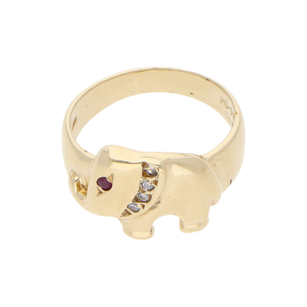 Anillo diseño especial motivo elefante con sintéticos en oro amarillo 14 kilates.