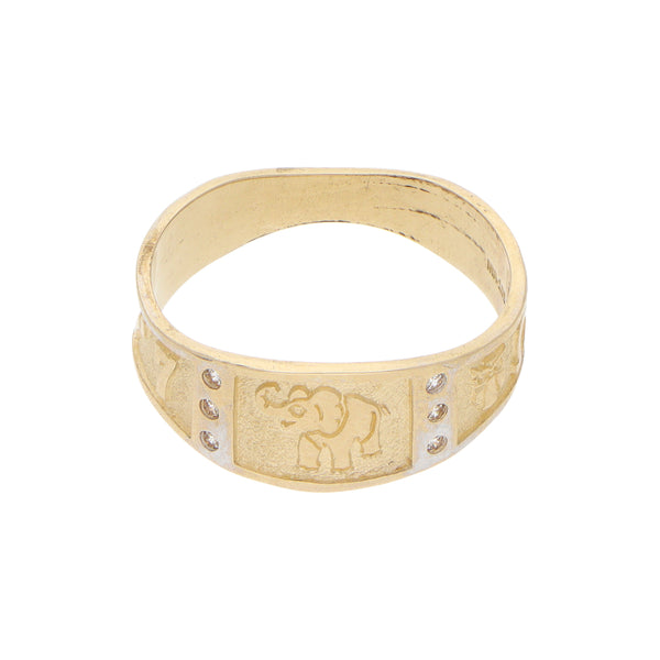 Anillo diseño especial con motivos de la suerte y sintéticos en oro amarillo 14 kilates.