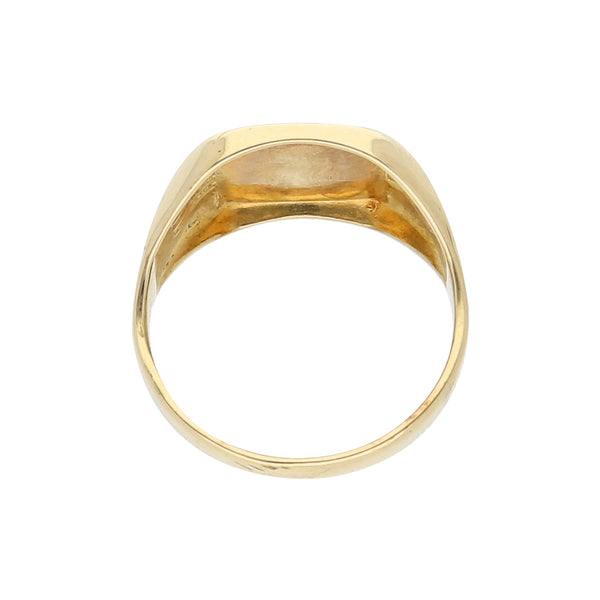 Anillo tipo sello en oro amarillo 14 kilates.