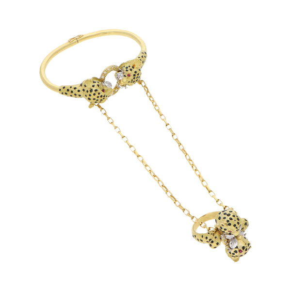 Pulsera de arillo ovalada articulada con extensión a anillo motivo felinos, diamantes, sintéticos y esmalte en oro dos tonos 18 kilates.