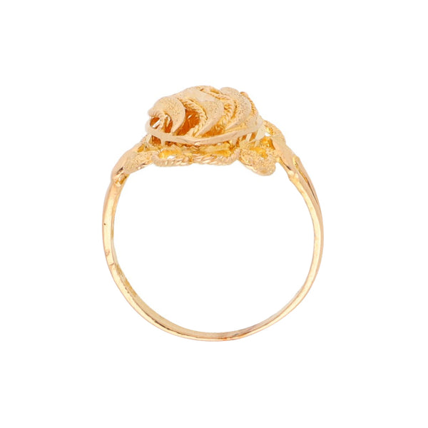 Anillo estilizado calado en oro amarillo 21 kilates.