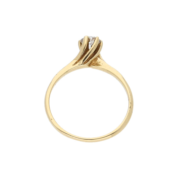 Anillo solitario con circonia en oro amarillo 14 kilates.