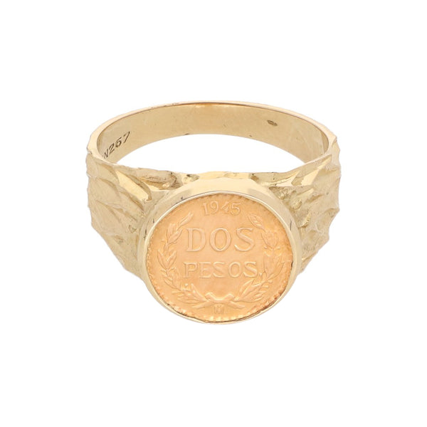 Anillo labrado con moneda de dos pesos oro mexicano de 21.6 kilates en oro amarillo 14 kilates.