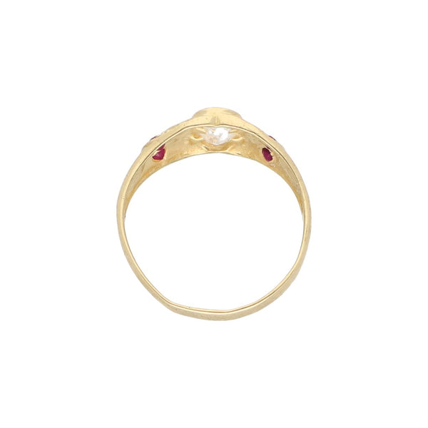 Anillo diseño especial con sintéticos en oro amarillo 14 kilates.