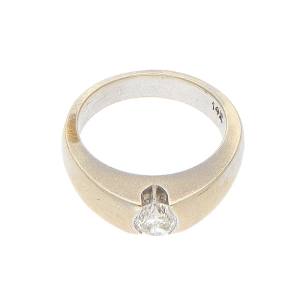 Anillo solitario con diamante en oro blanco 14 kilates.