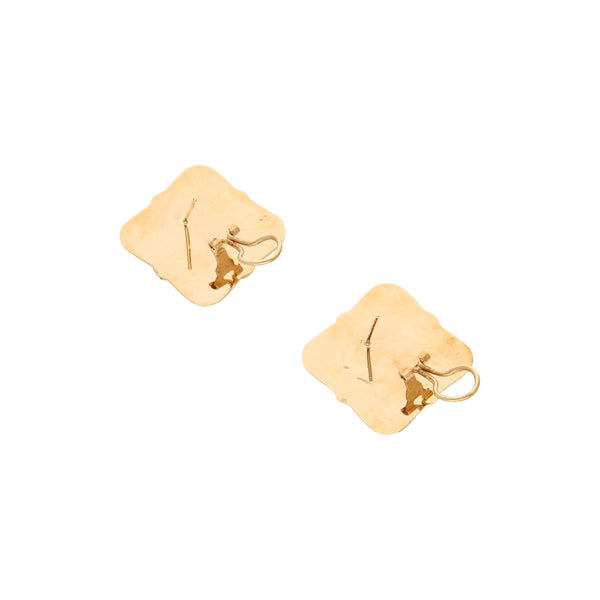 Aretes huecos cuadrados en oro amarillo 14 kilates.