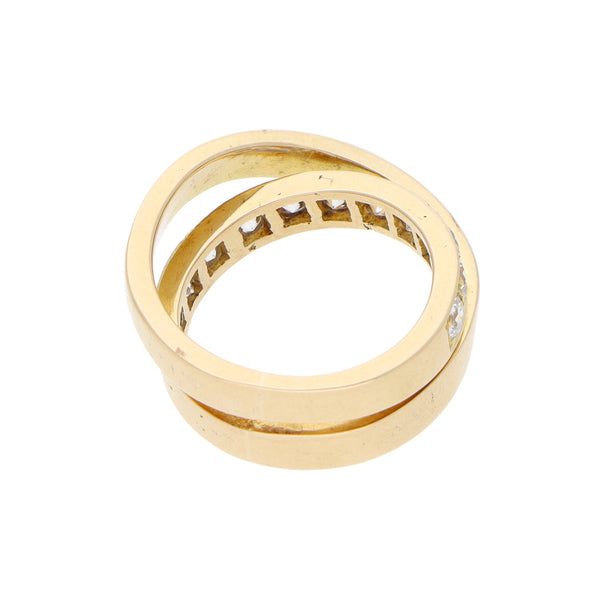 Anillo estilizado con sintéticos en oro amarillo 14 kilates.