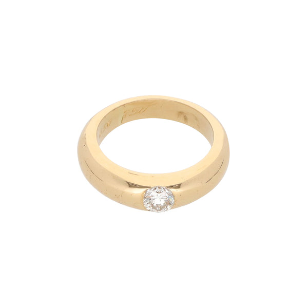 Anillo solitario con diamante en oro amarillo 18 kilates.