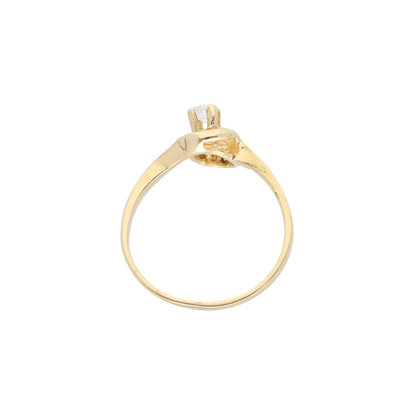 Anillo solitario con circonia en oro amarillo 10 kilates.