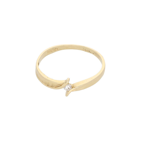 Anillo solitario con diamante en oro amarillo 14 kilates.