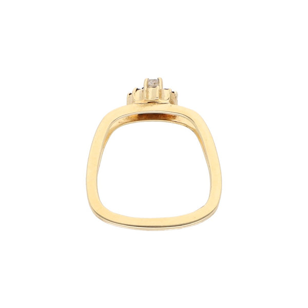 Anillo calado con diamante y zafiros en oro amarillo 14 kilates.