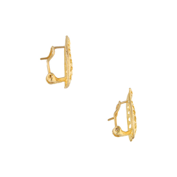 Aretes calados motivo hoja en oro amarillo 10 kilates.