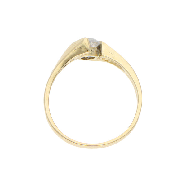 Anillo solitario con circonia en oro amarillo 14 kilates.