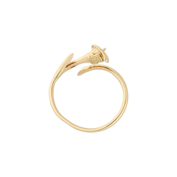 Anillo abierto motivo floral en oro amarillo 14 kilates.