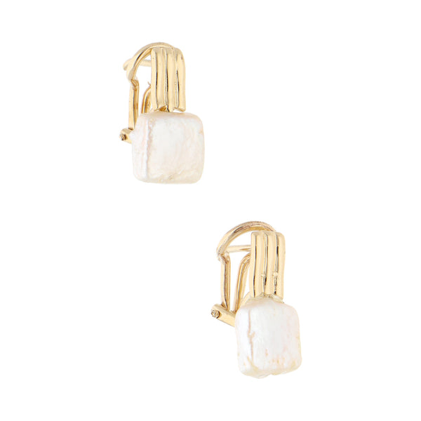 Aretes diseño especial con perlas en oro amarillo 14 kilates.