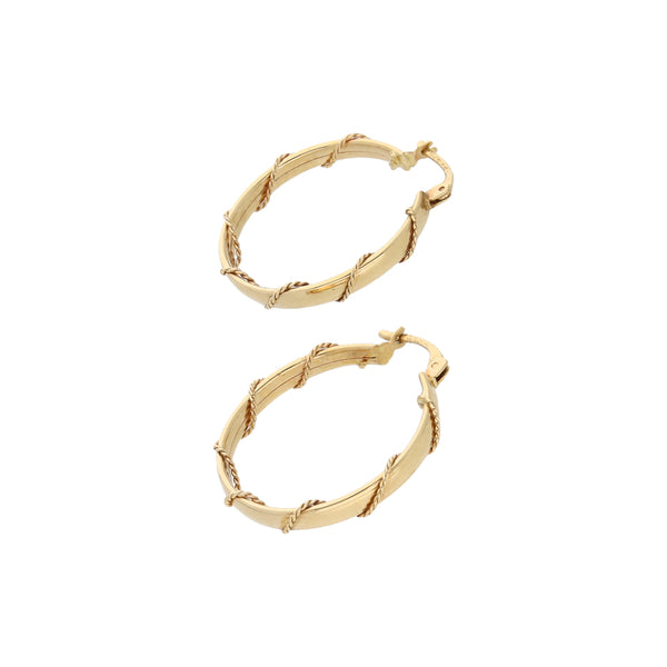 Arracadas diseño especial en oro amarillo 14 kilates.